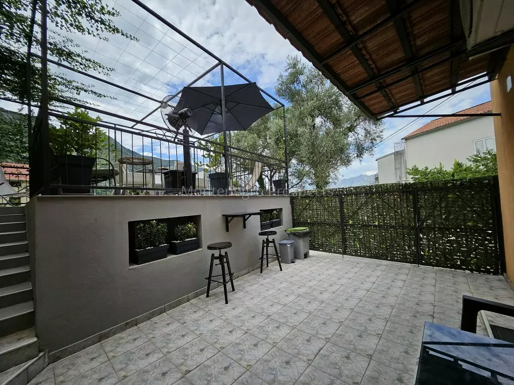 Family house in skaljari kotor 7909 30