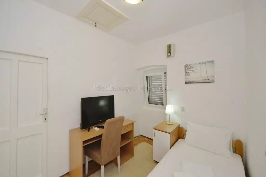 Family house in skaljari kotor 7909 5