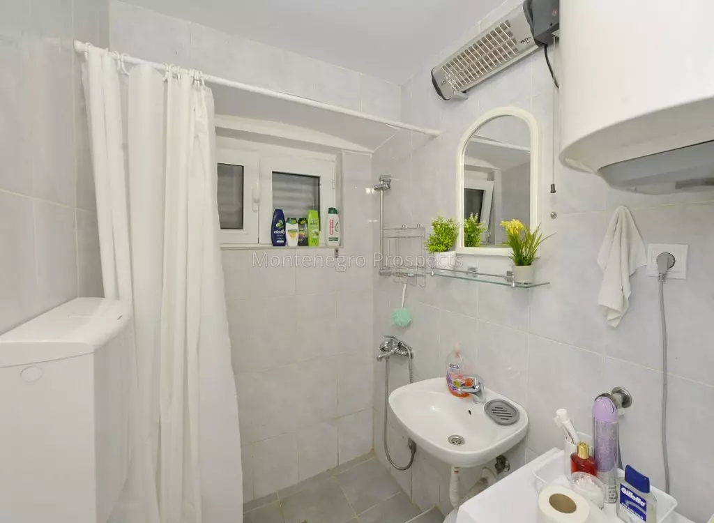 Family house in skaljari kotor 7909 7