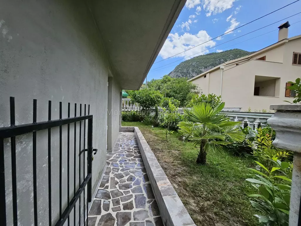 Family house in skaljari kotor 7909 9