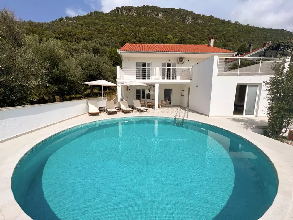 Lovely villa 14151 1 of 1 21