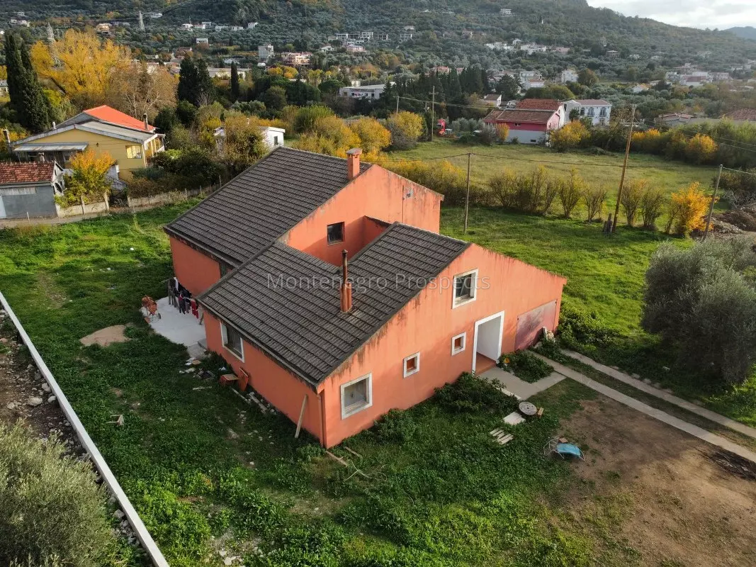77019 kuca stari bar 1 1067x800