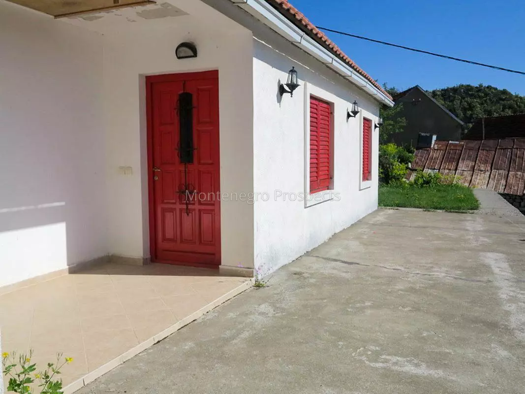 77021 kuca lovcen 7 1067x800