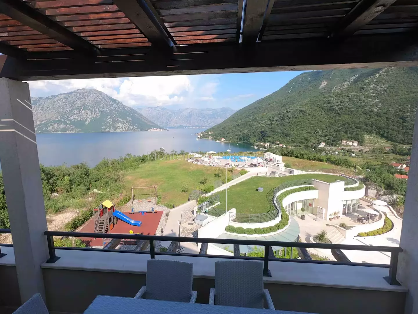 Stunning top floor two bedroom apartment with spectacular bay views   strong rental potential  13802