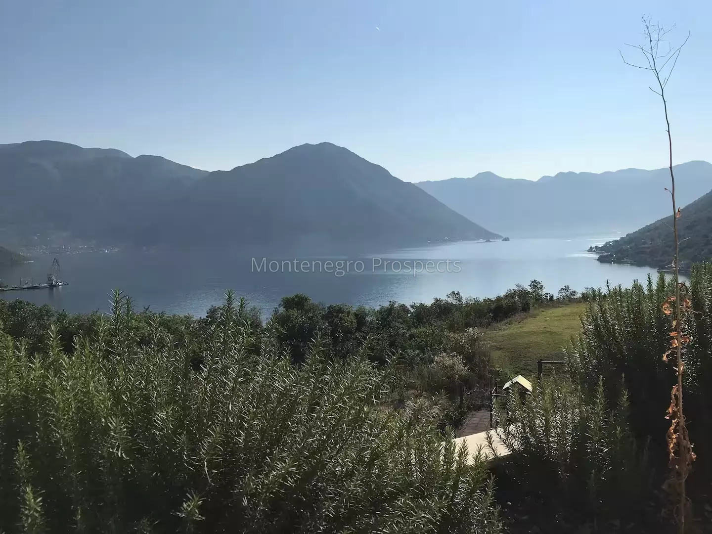 Stunning top floor two bedroom apartment with spectacular bay views   strong rental potential  13802 2