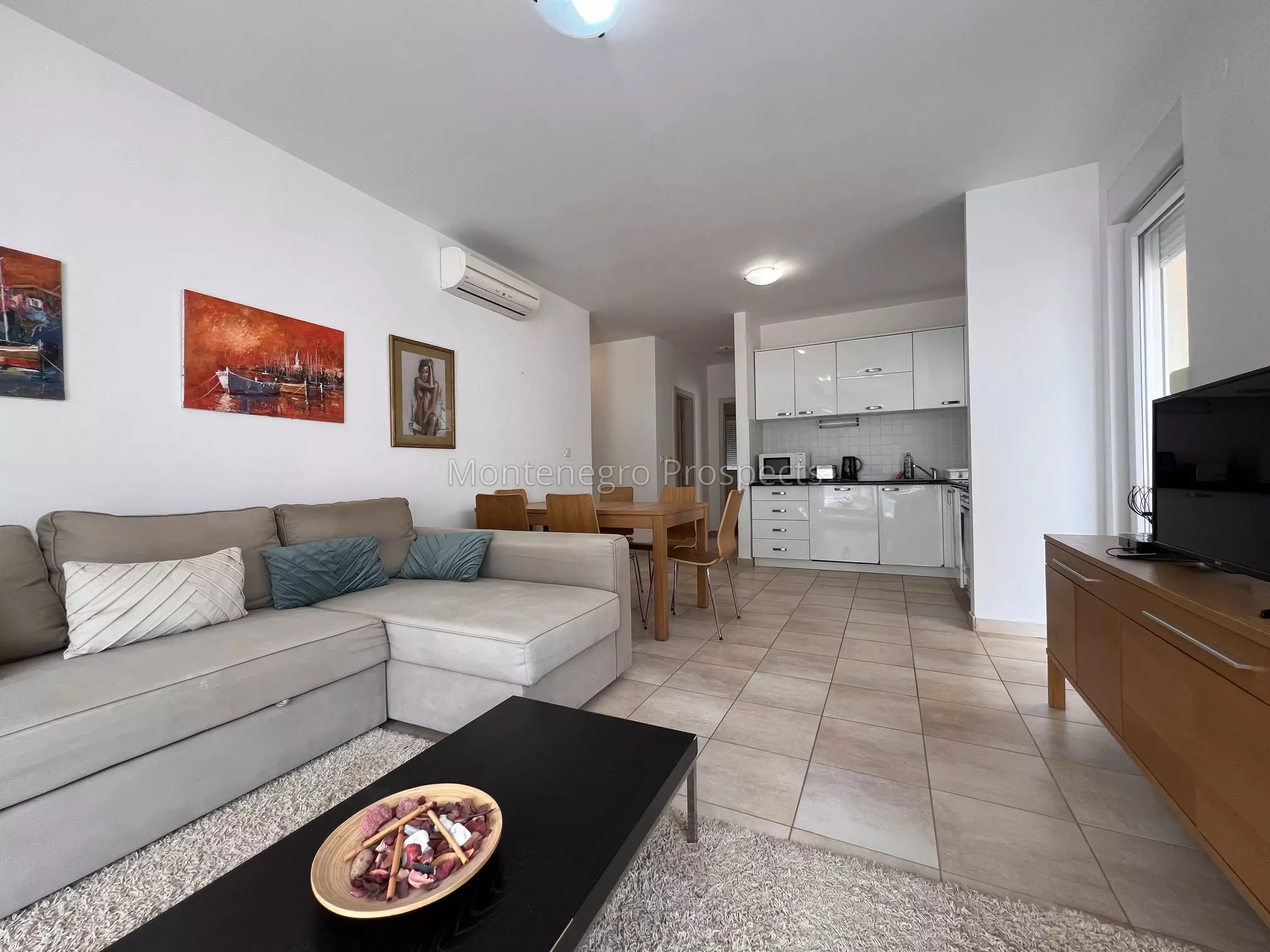 Two bedroom apartment with undisturbed sea views kotor bay 13800 23