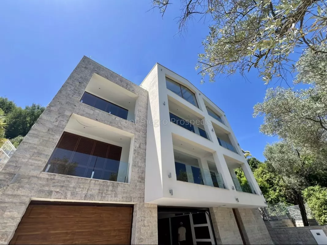 12718 villa lux stoliv 18 1067x800