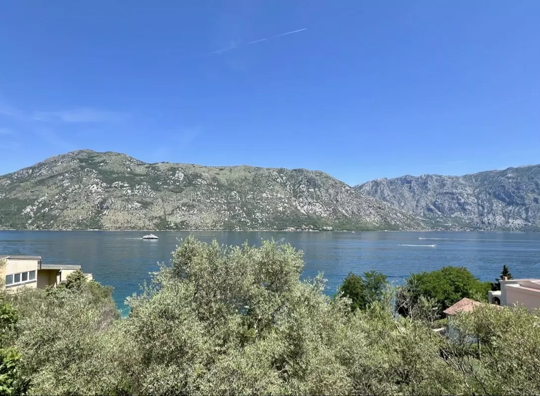 12718 villa lux stoliv 25 1091x800