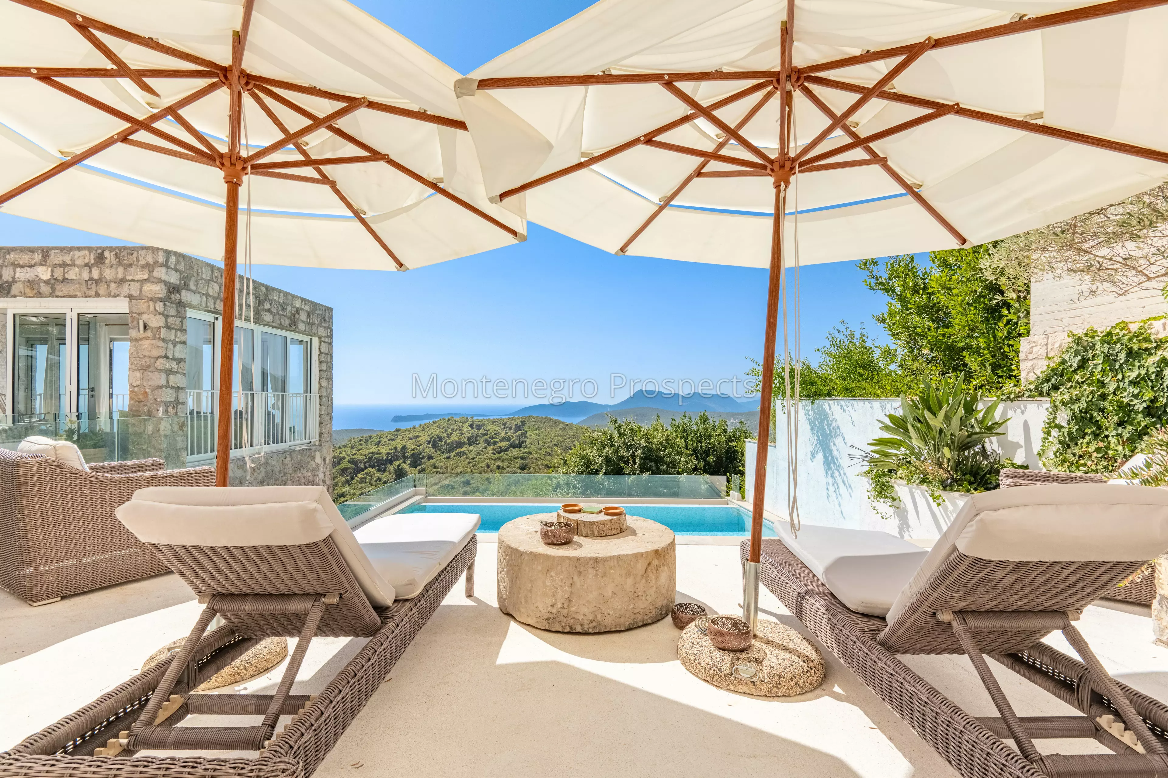 14168 lustica vila for sale 25