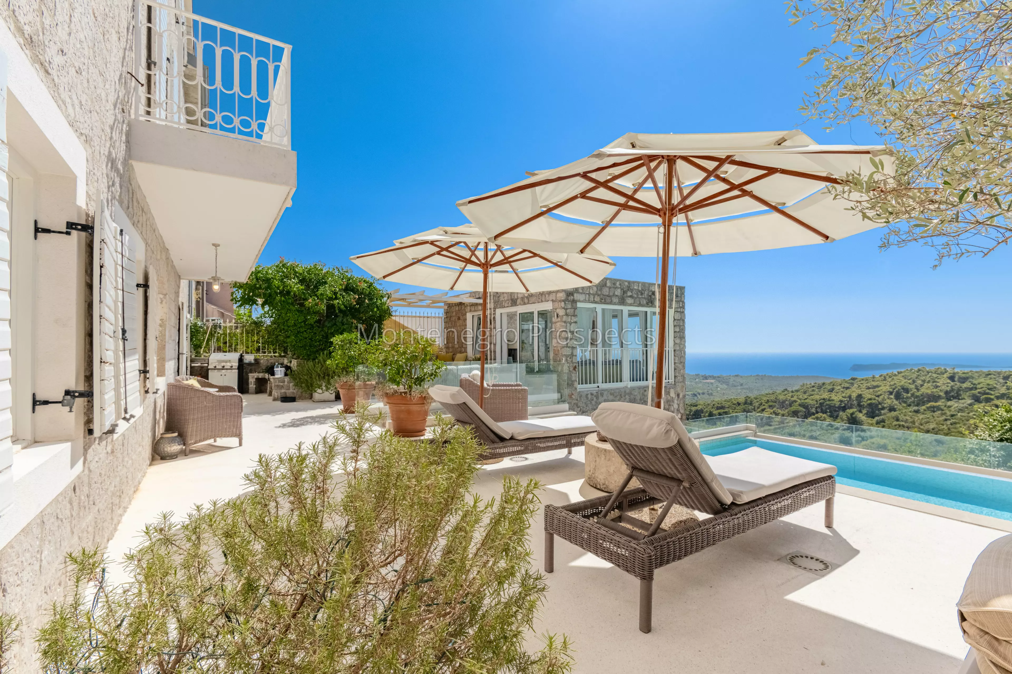 14168 lustica vila for sale 30