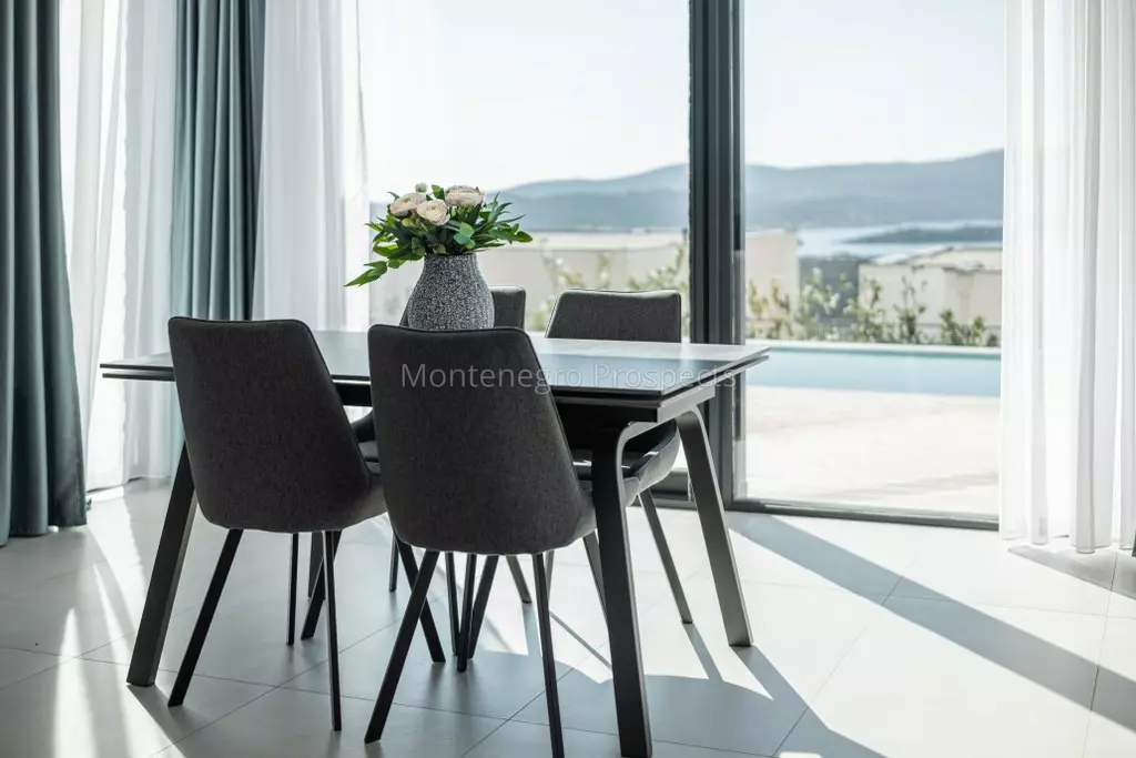 Modern luxury villa with a pool kavac 13810 13