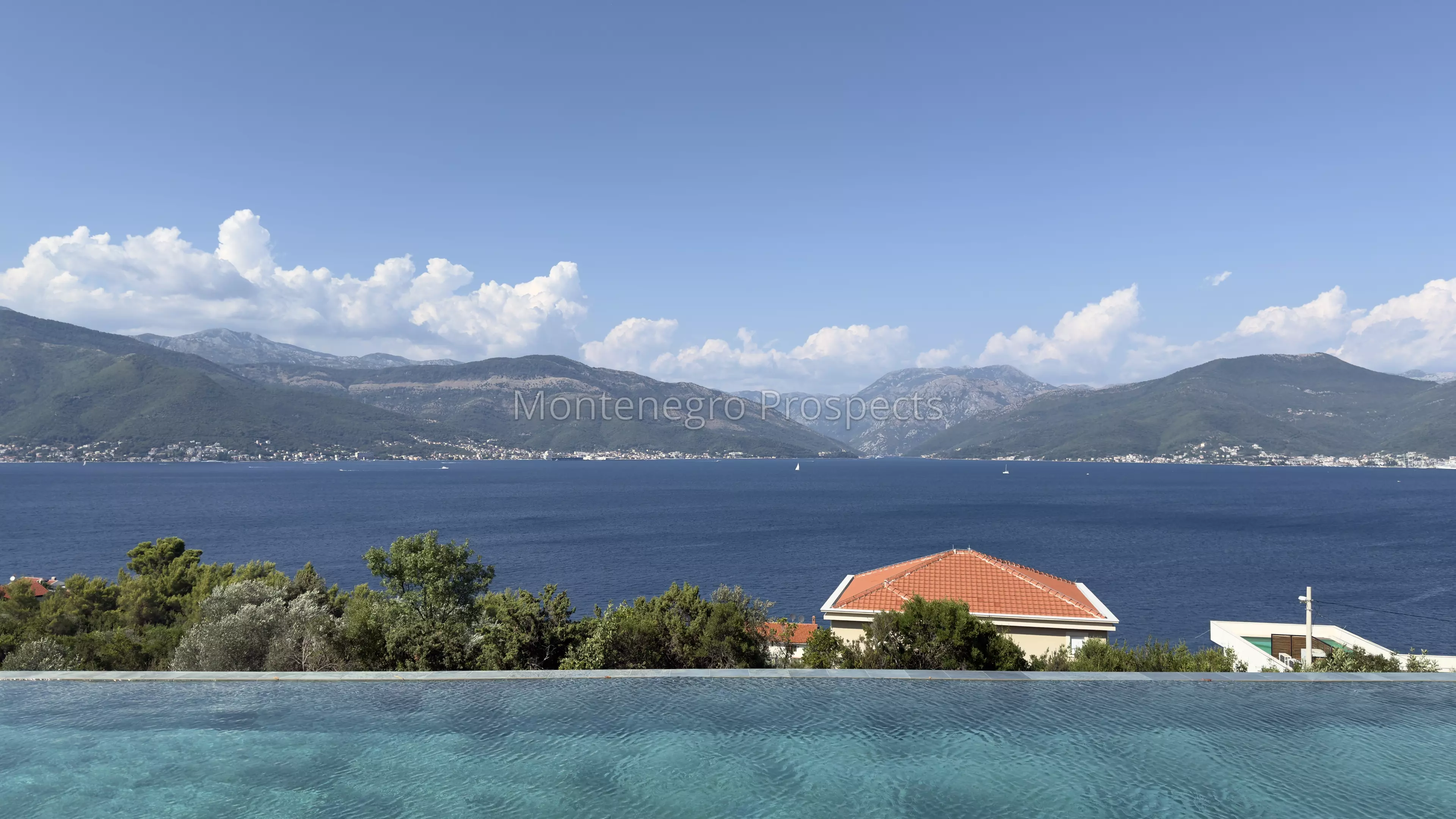 14075 modern apartments in krasici 4