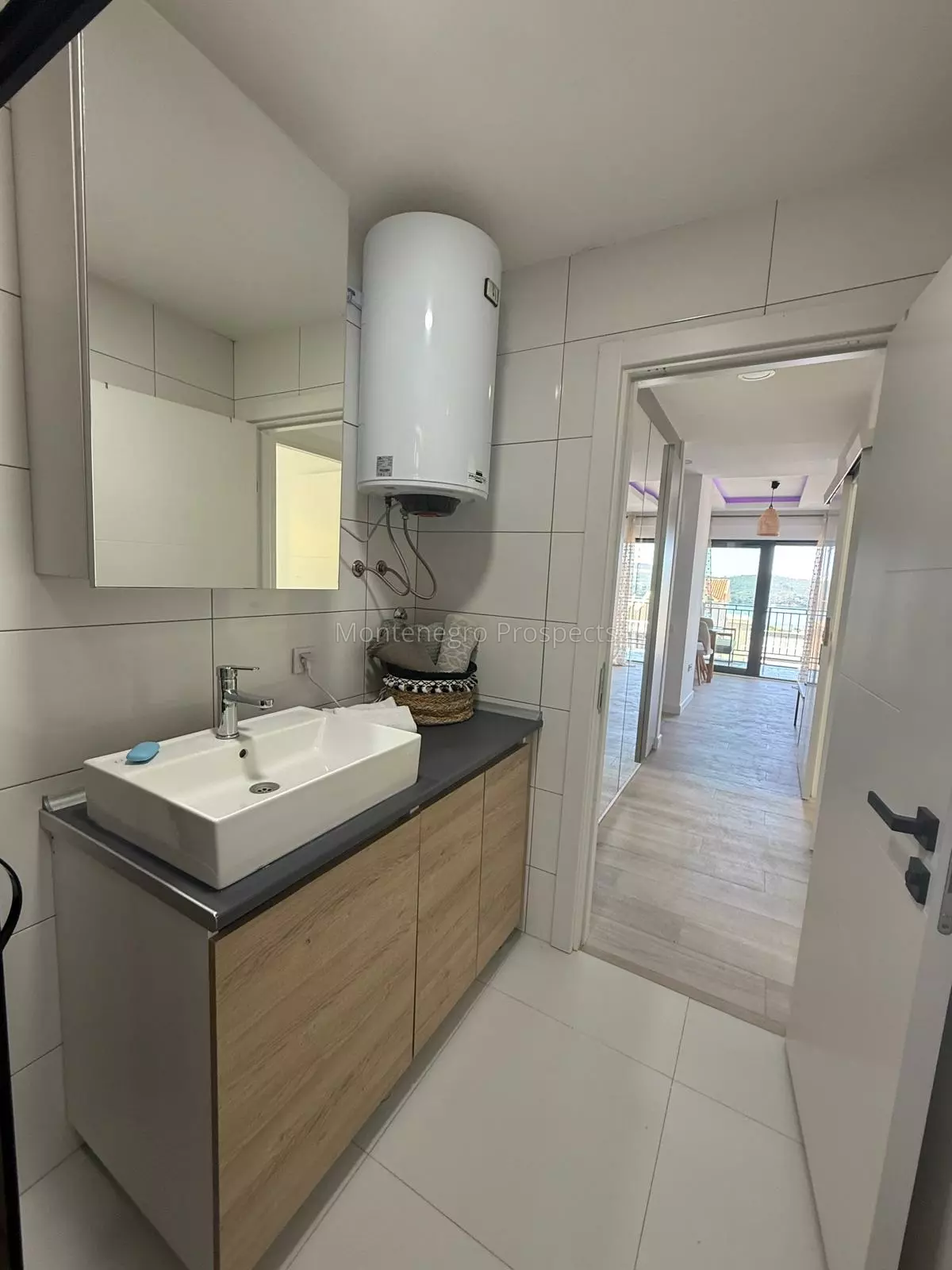 Modern three bedroom apartment with panoramic sea views tivat 13659 5