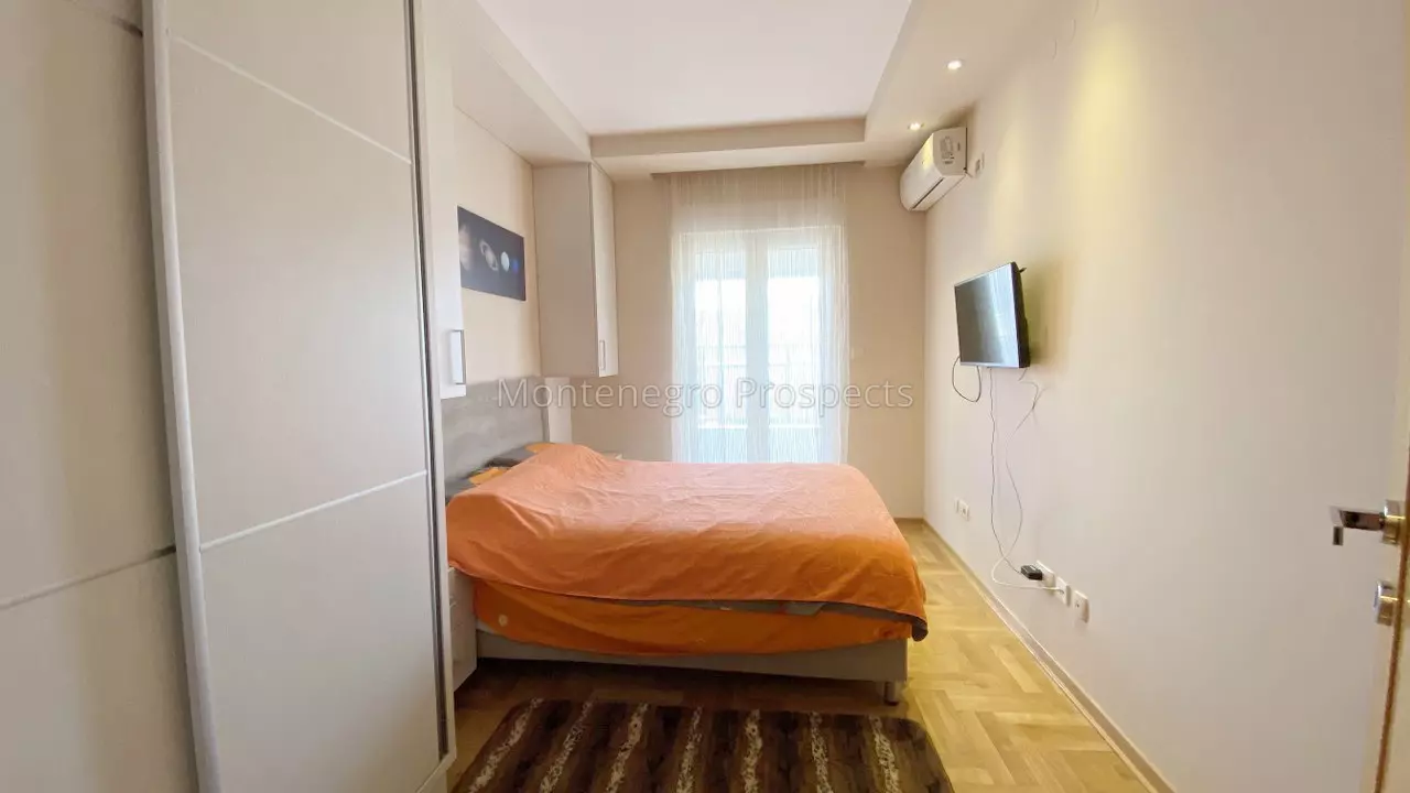 10268 large apartment in bar 18