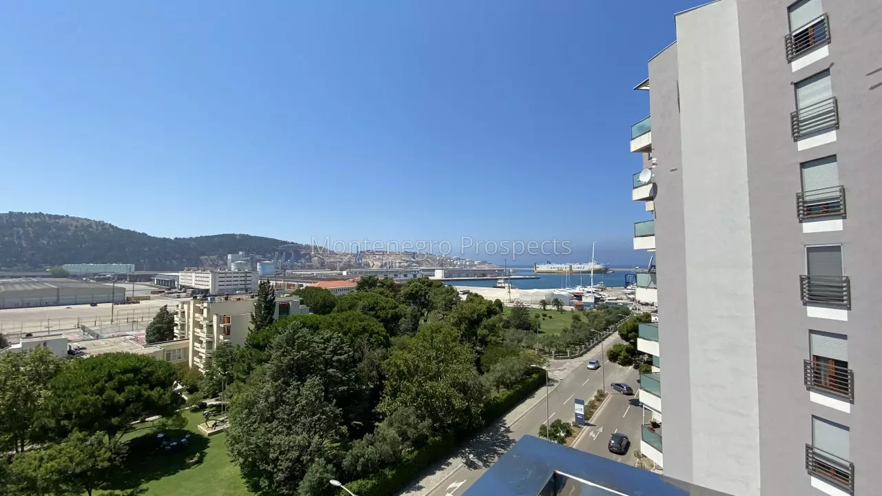 10268 large apartment in bar 26