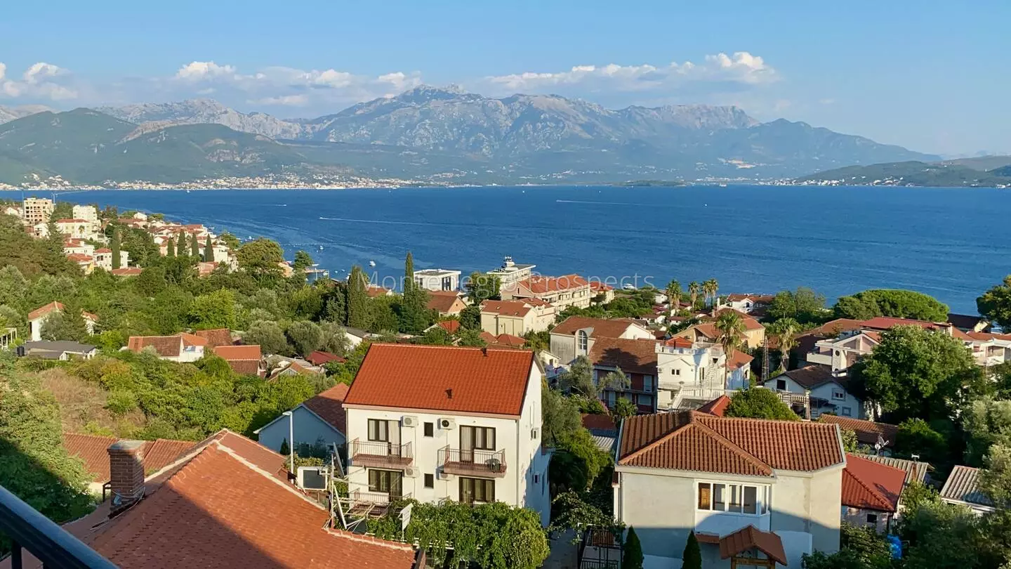 14172 djenovici apartment with sea views 2