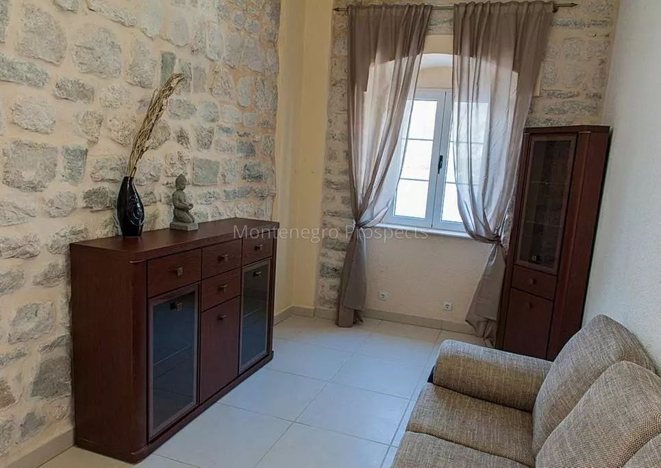 One bedroom apartment in historic stone palace with stunning sea views 13823 1