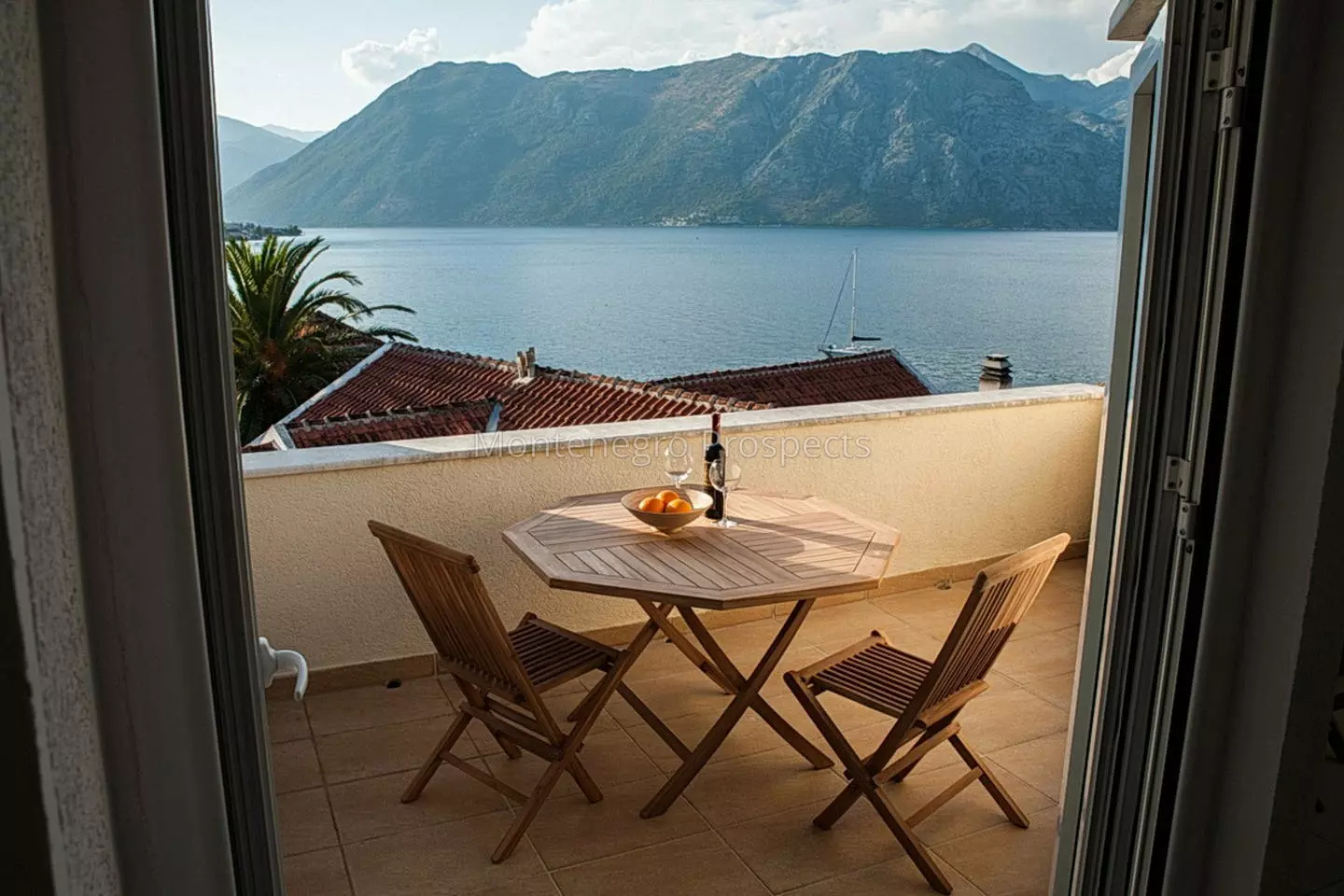One bedroom apartment in historic stone palace with stunning sea views 13823 13