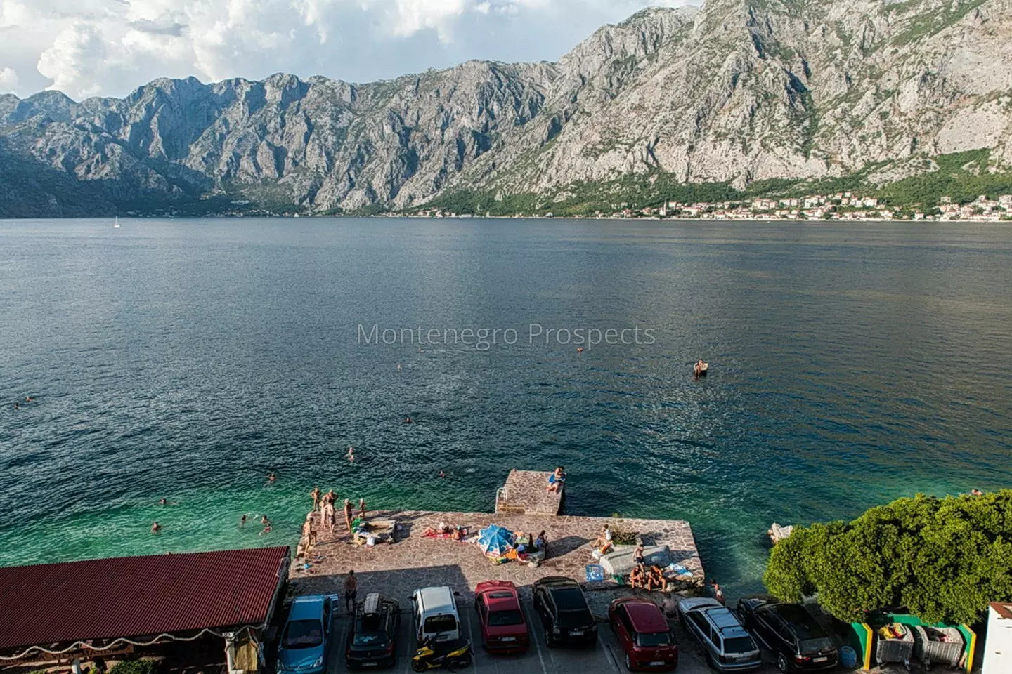 One bedroom apartment in historic stone palace with stunning sea views 13823 3