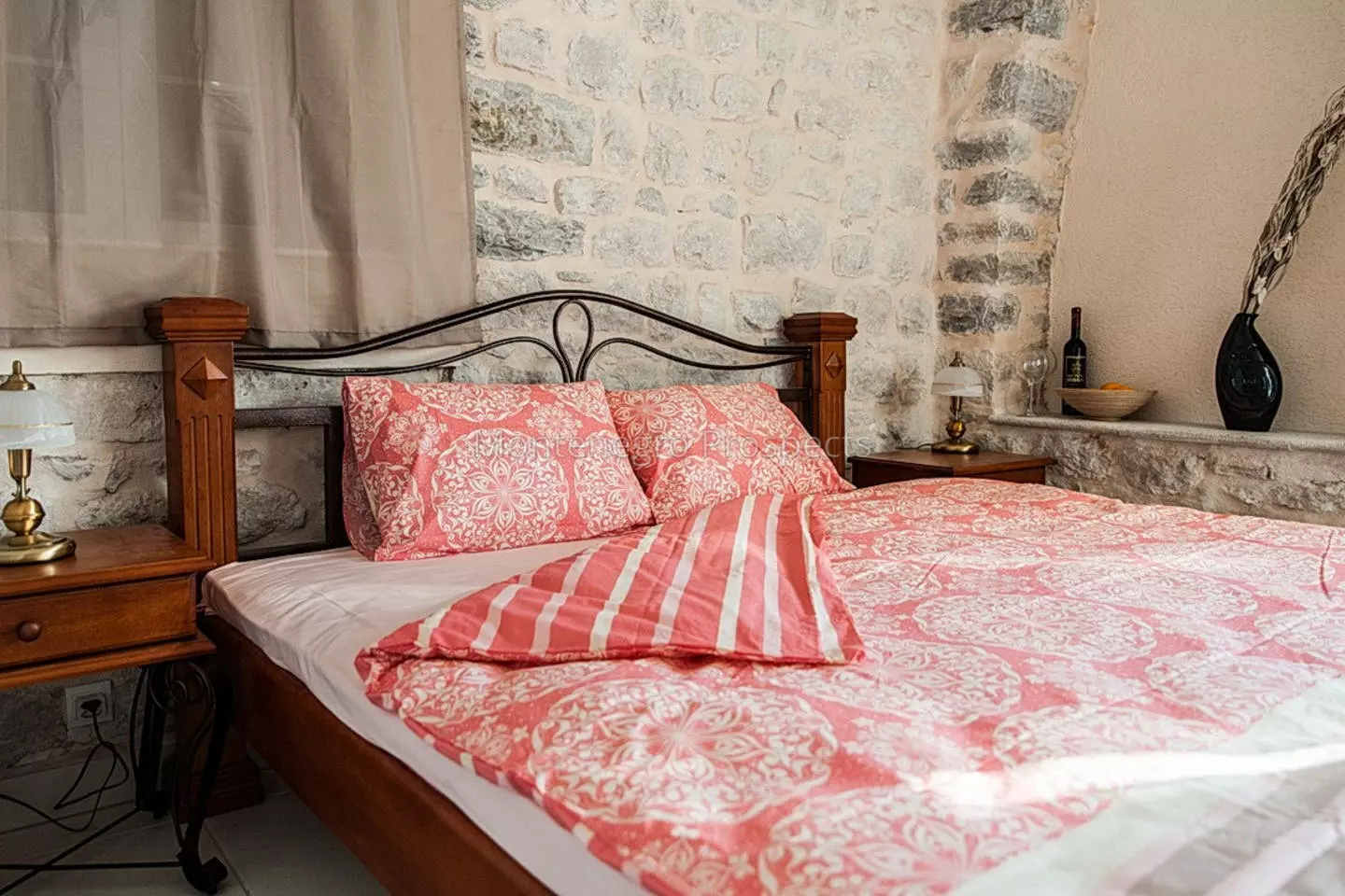 One bedroom apartment in historic stone palace with stunning sea views 13823 5