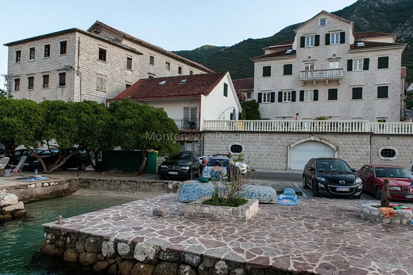 One bedroom apartment in historic stone palace with stunning sea views 13823 7