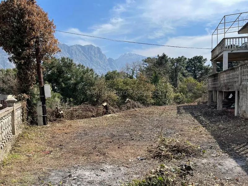 House for renovation prcanj 1 800x600