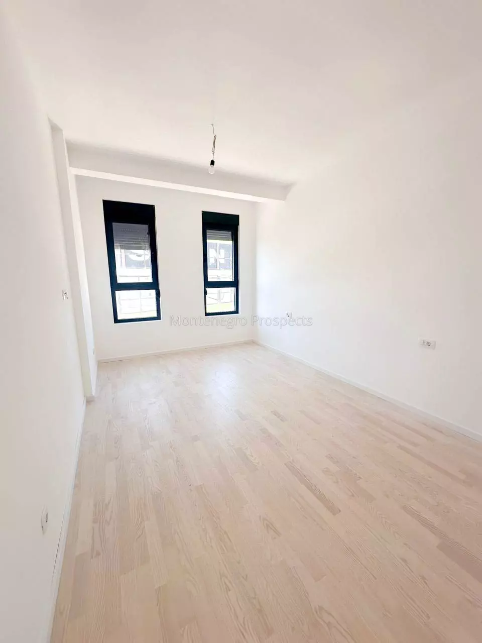 J10218 4