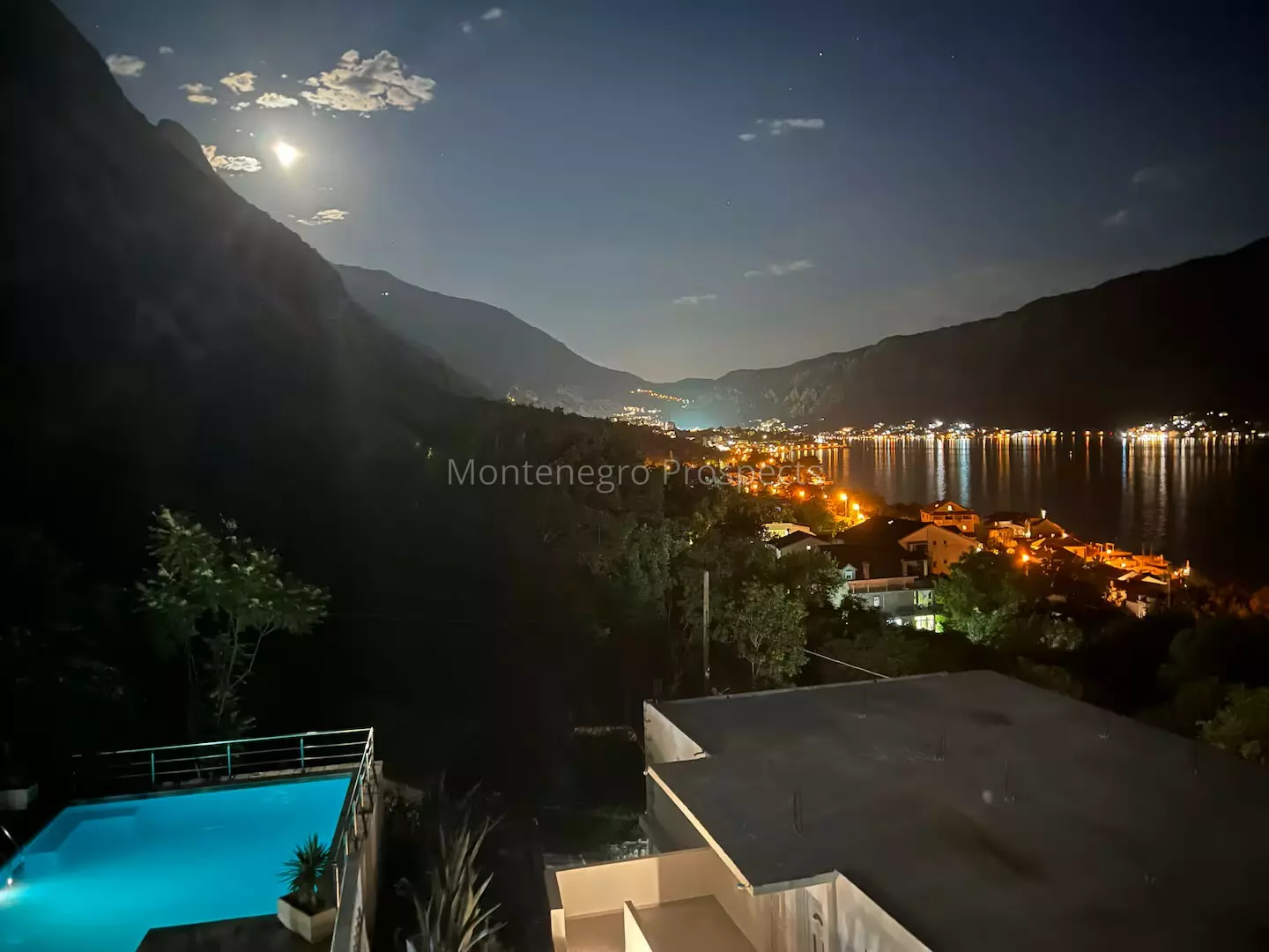 14179 dobrota apartment for sale 