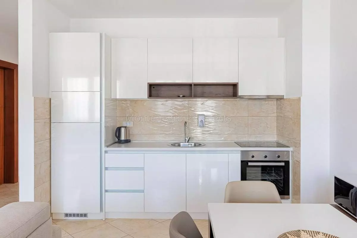 12744 becici 8 1200x800