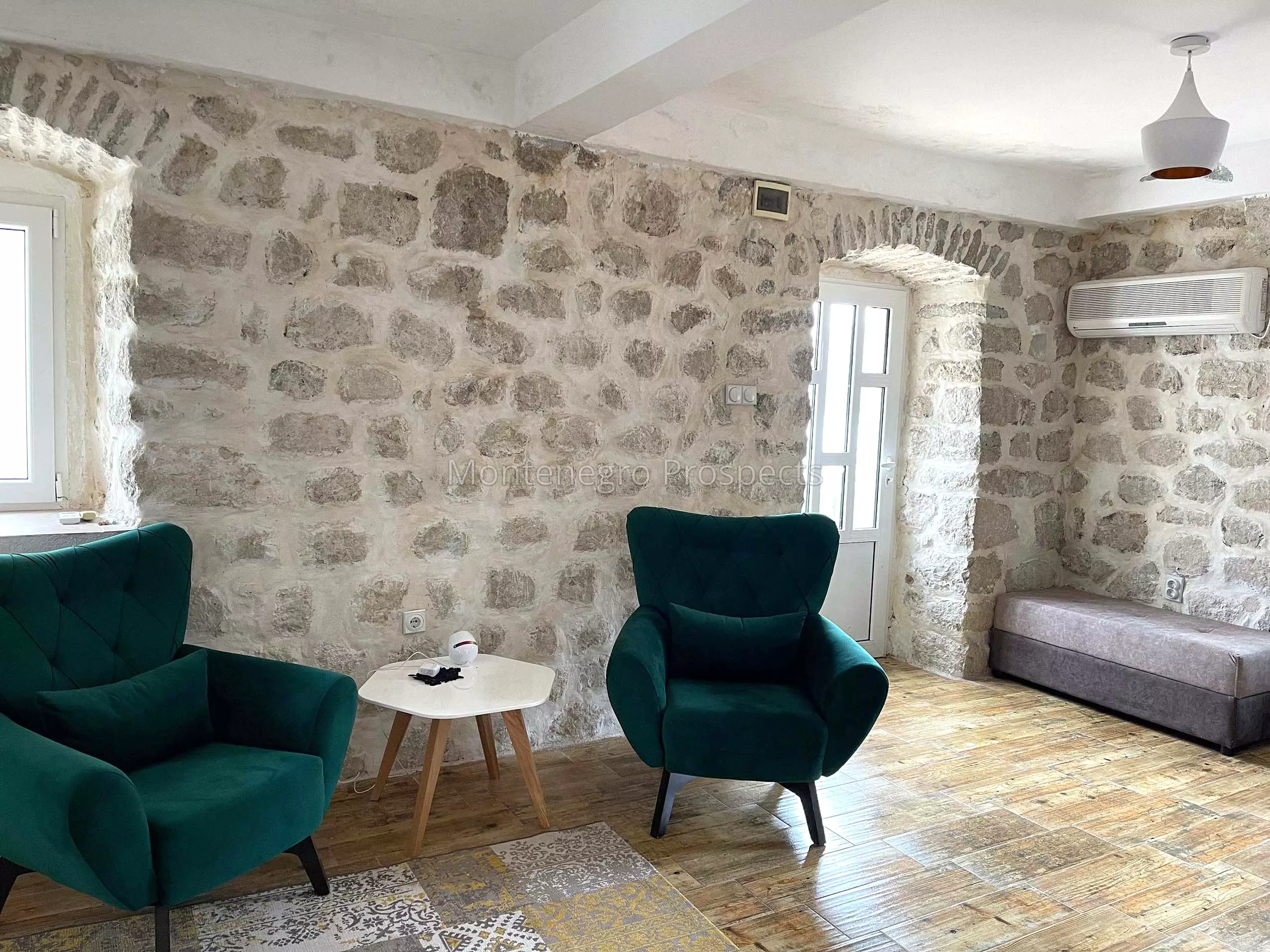 14184 risan stone house 10