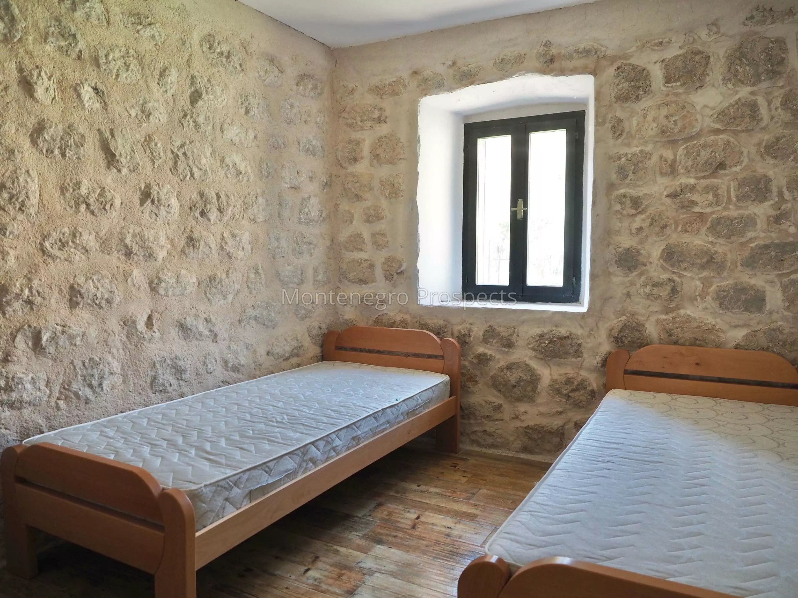 14184 risan stone house 4