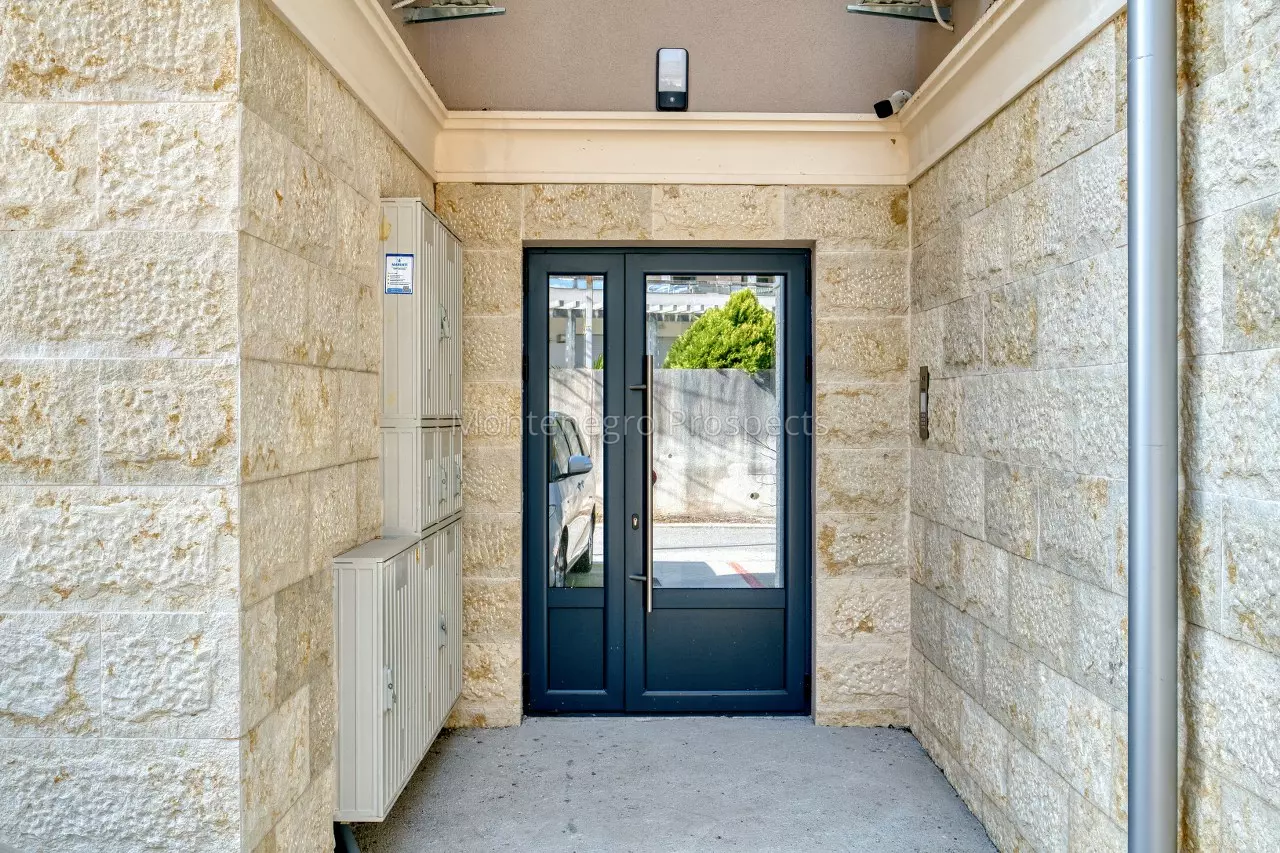 One bedroom apartment for sale 13828 8 1280x853