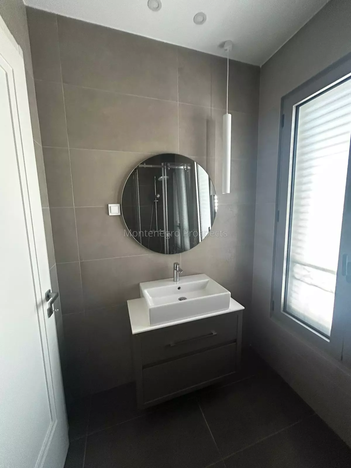 14186 apartment next to porto montenegro 23