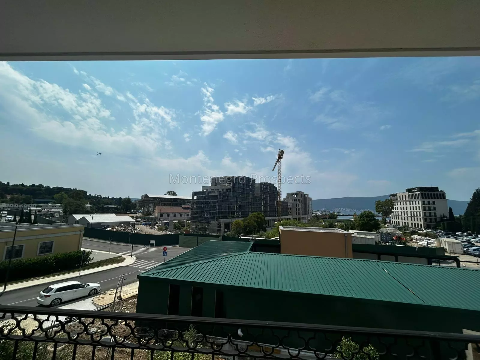 14186 apartment next to porto montenegro 26