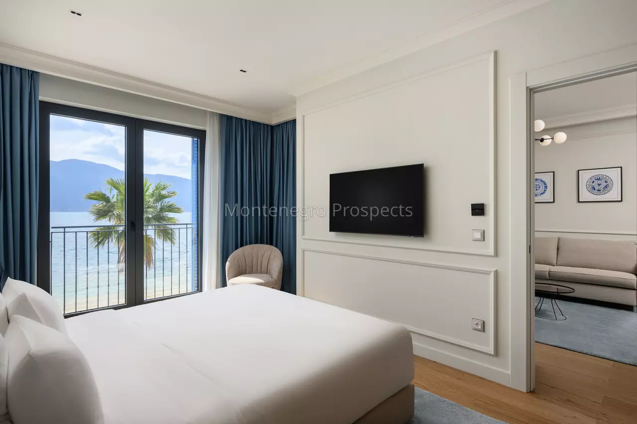 Luxury movenpick beachfront residences in risan kotor bay 4