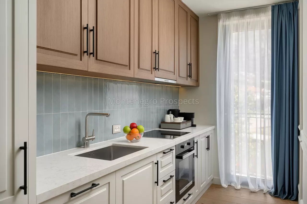Luxury movenpick beachfront residences in risan kotor bay 7