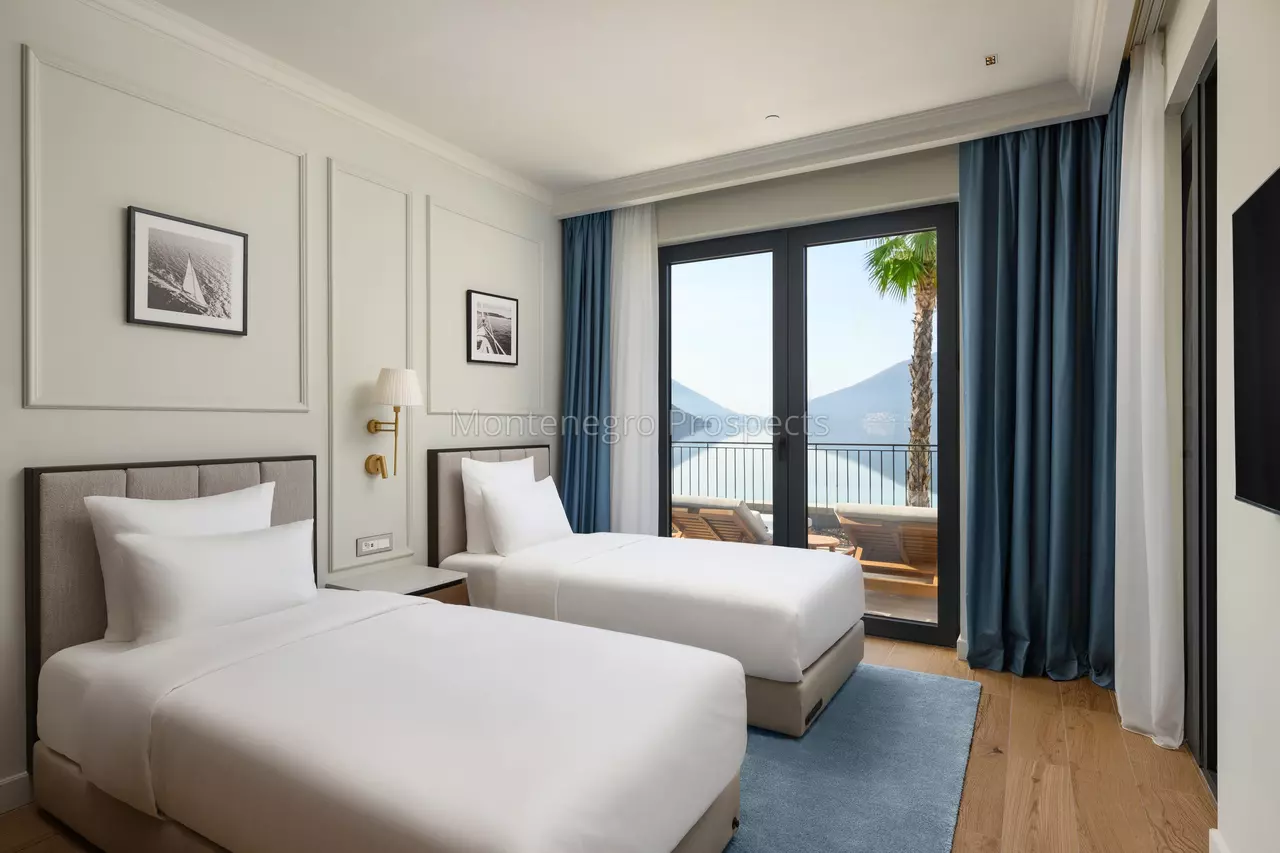 Luxury movenpick beachfront residences in risan kotor bay 9