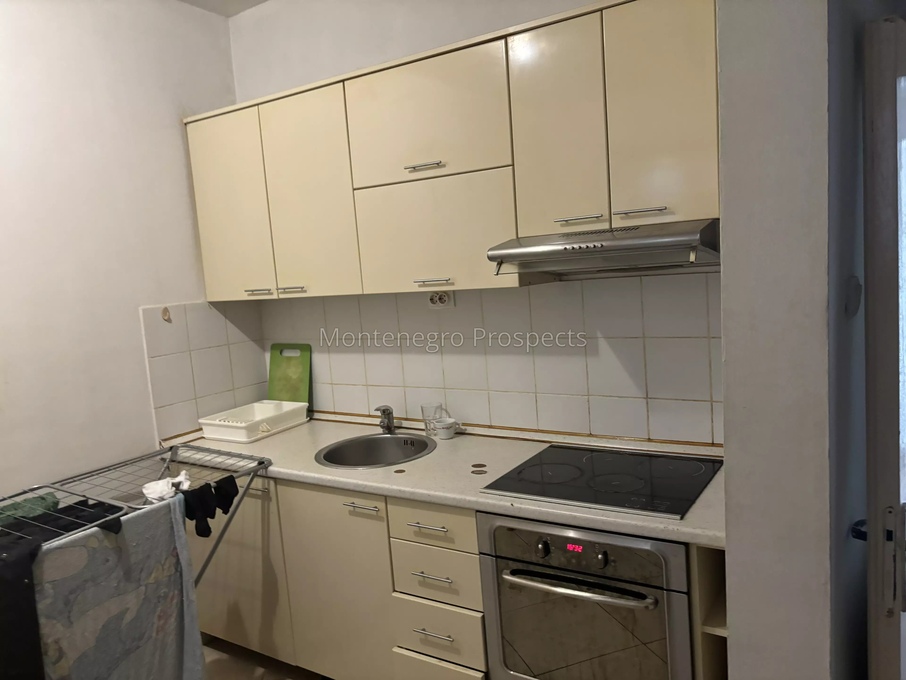 Two bedroom apartment in the old town of kotor 13856 8