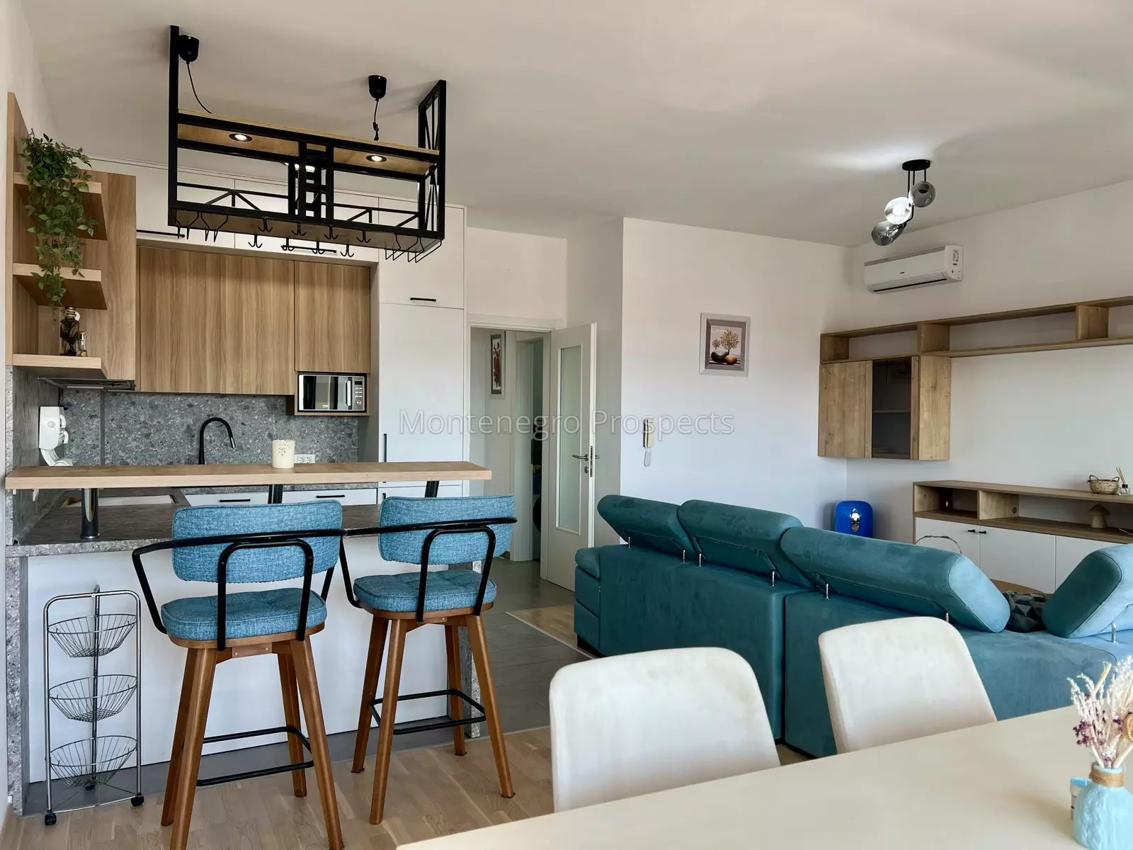 Two bedroom apartment with sea views in tivat 13857 10