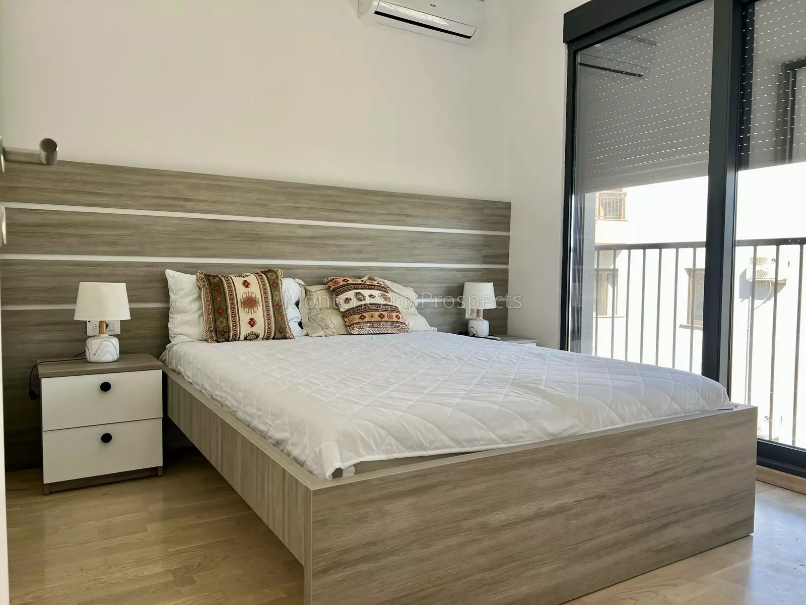 Two bedroom apartment with sea views in tivat 13857 2