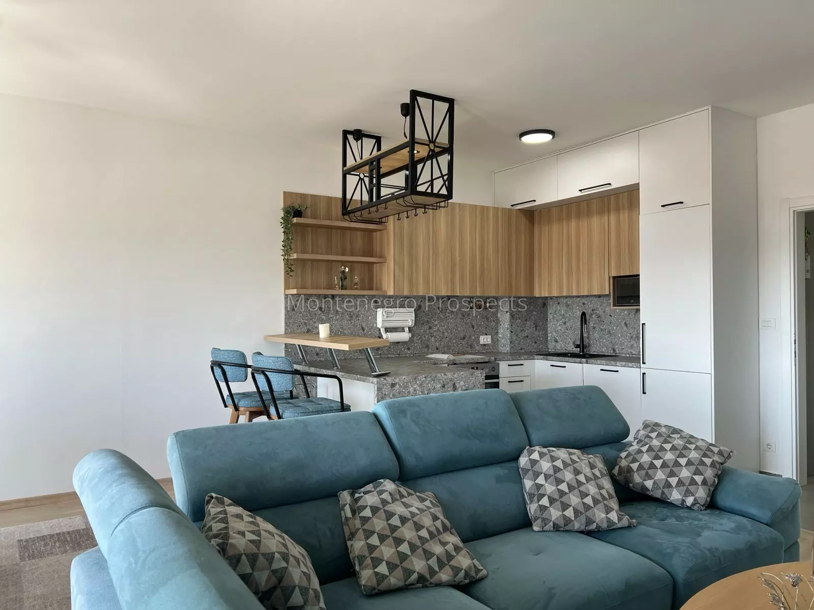 Two bedroom apartment with sea views in tivat 13857 6
