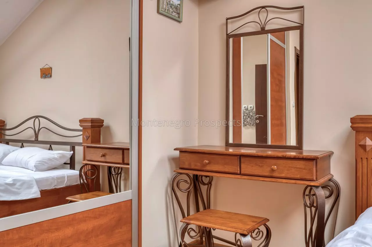 Two bedroom apartment 13860 12 1280x853