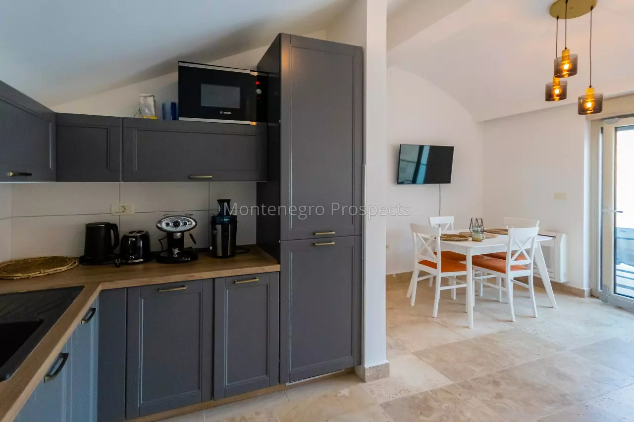Two bedroom apartment with garage and panoramic sea view on the waterfront   kostanjica kotor 13791 31