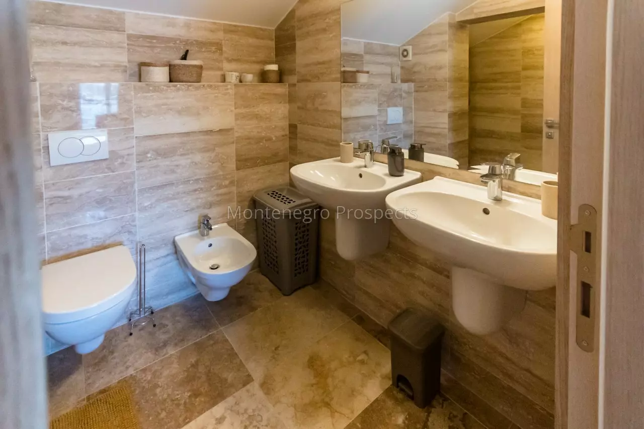 Two bedroom apartment with garage and panoramic sea view on the waterfront   kostanjica kotor 13791 43
