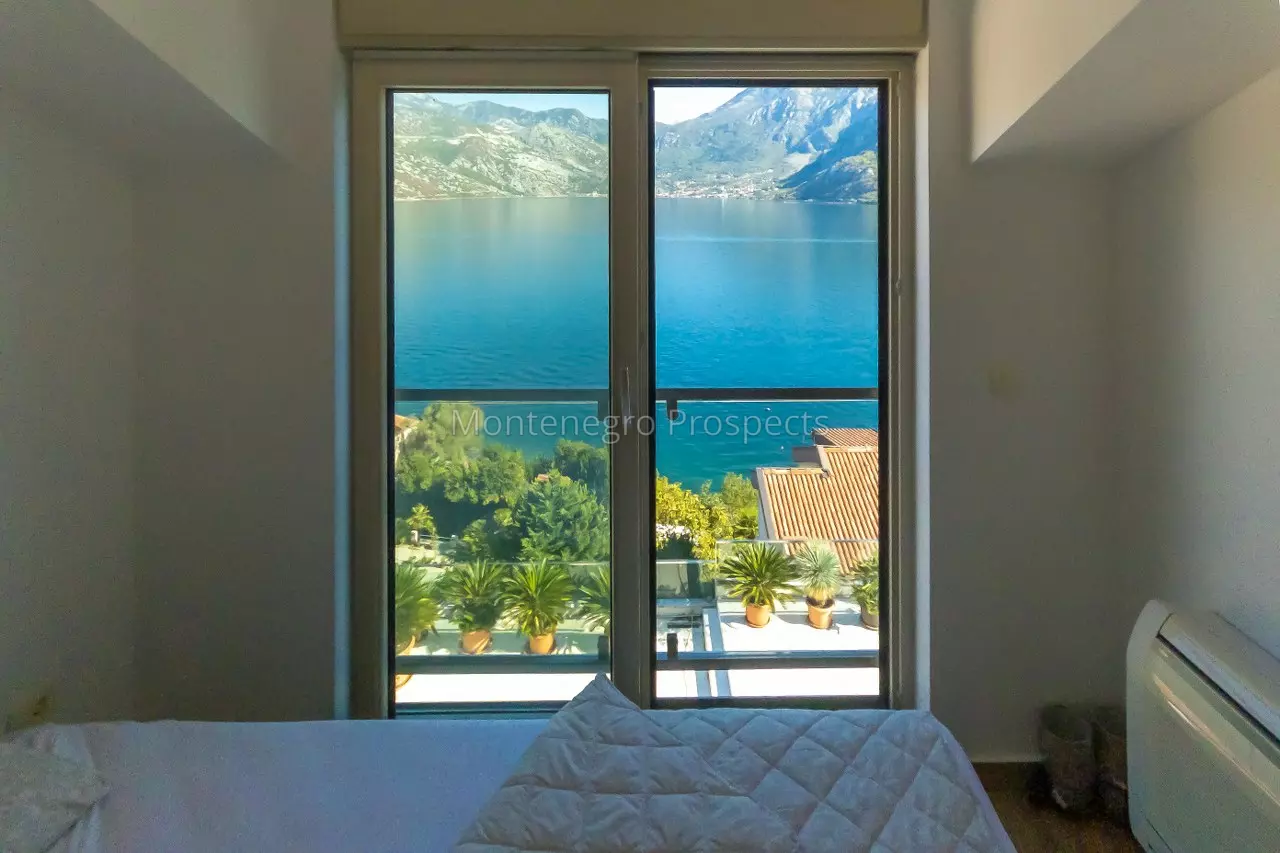 Two bedroom apartment with garage and panoramic sea view on the waterfront   kostanjica kotor 13791 8