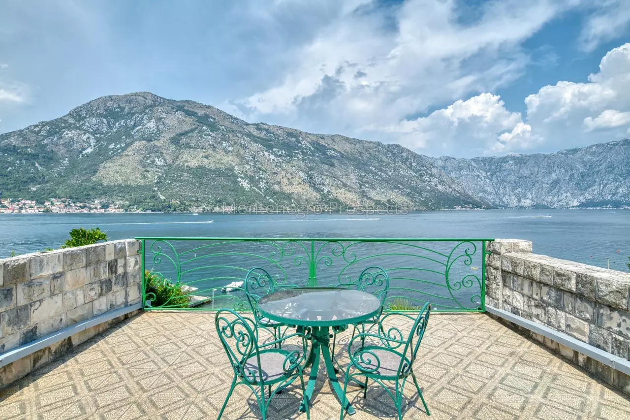 Waterfront house 13864 23 1280x853