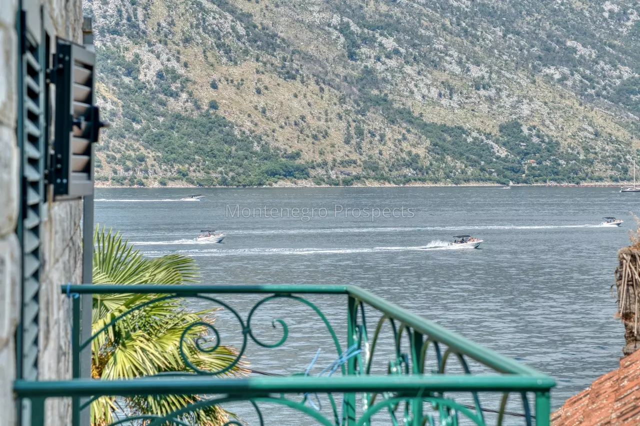 Waterfront house 13864 25 1280x853