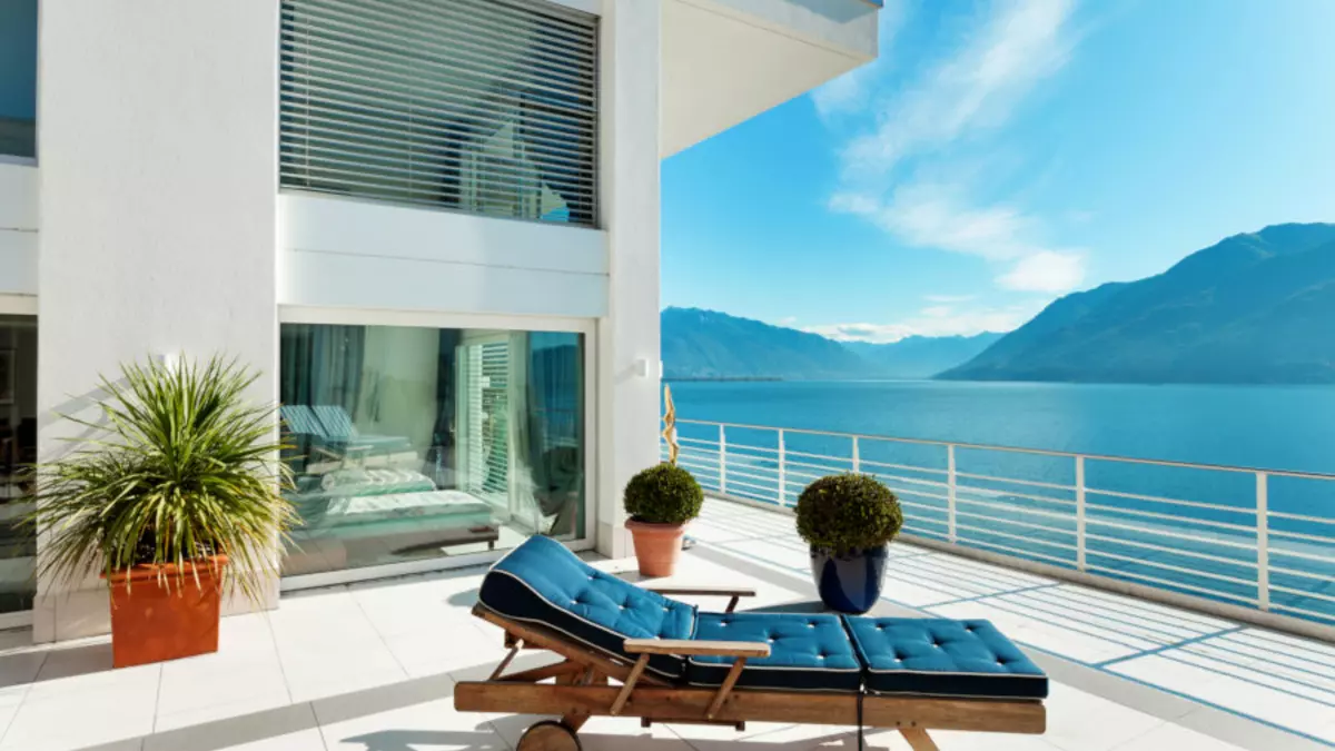 Explore sea view real estates