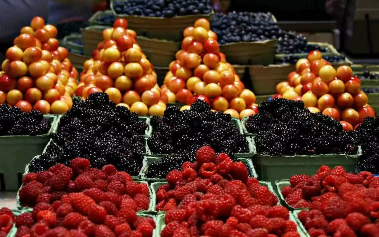 Fruit market