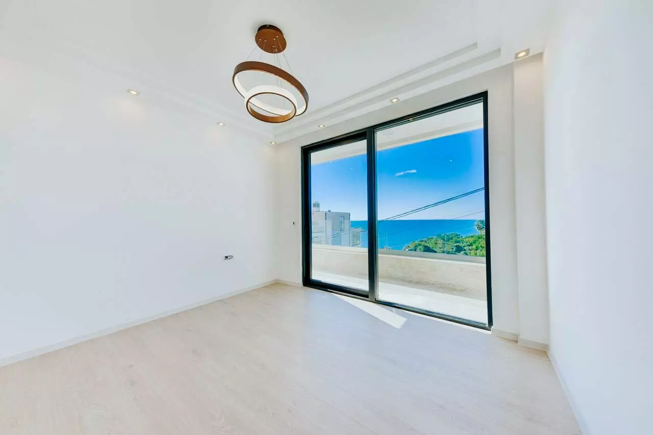 Vila na prodaju 10407 18